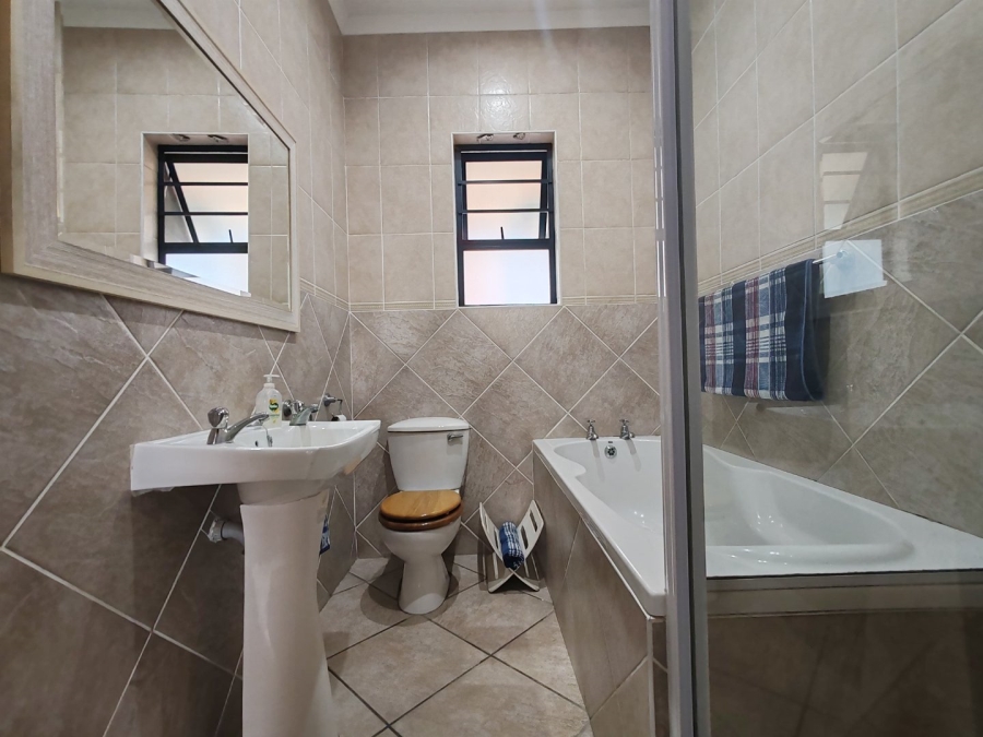  Bedroom Property for Sale in Newton Park Eastern Cape